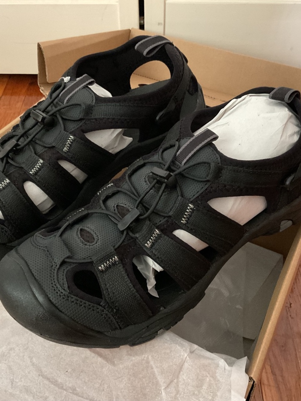 BEARPAW MEMURU WOMENS SANDALS SIZE 10 BLACK NIB